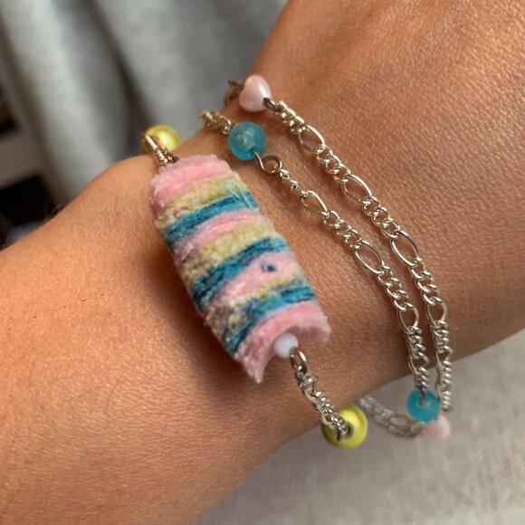 CREATION Recycle fabric Pompom bracelet beads 3 chains pink blue - Picture 1 of 4
